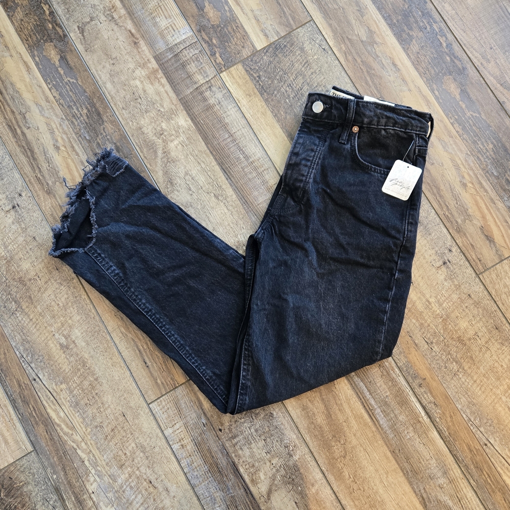 NWT Free People We The Free Black Straight Leg Jeans - Size 24 - Raw Hem